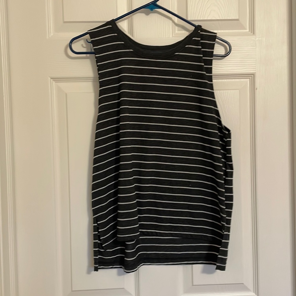 Tank top/ muscle tank